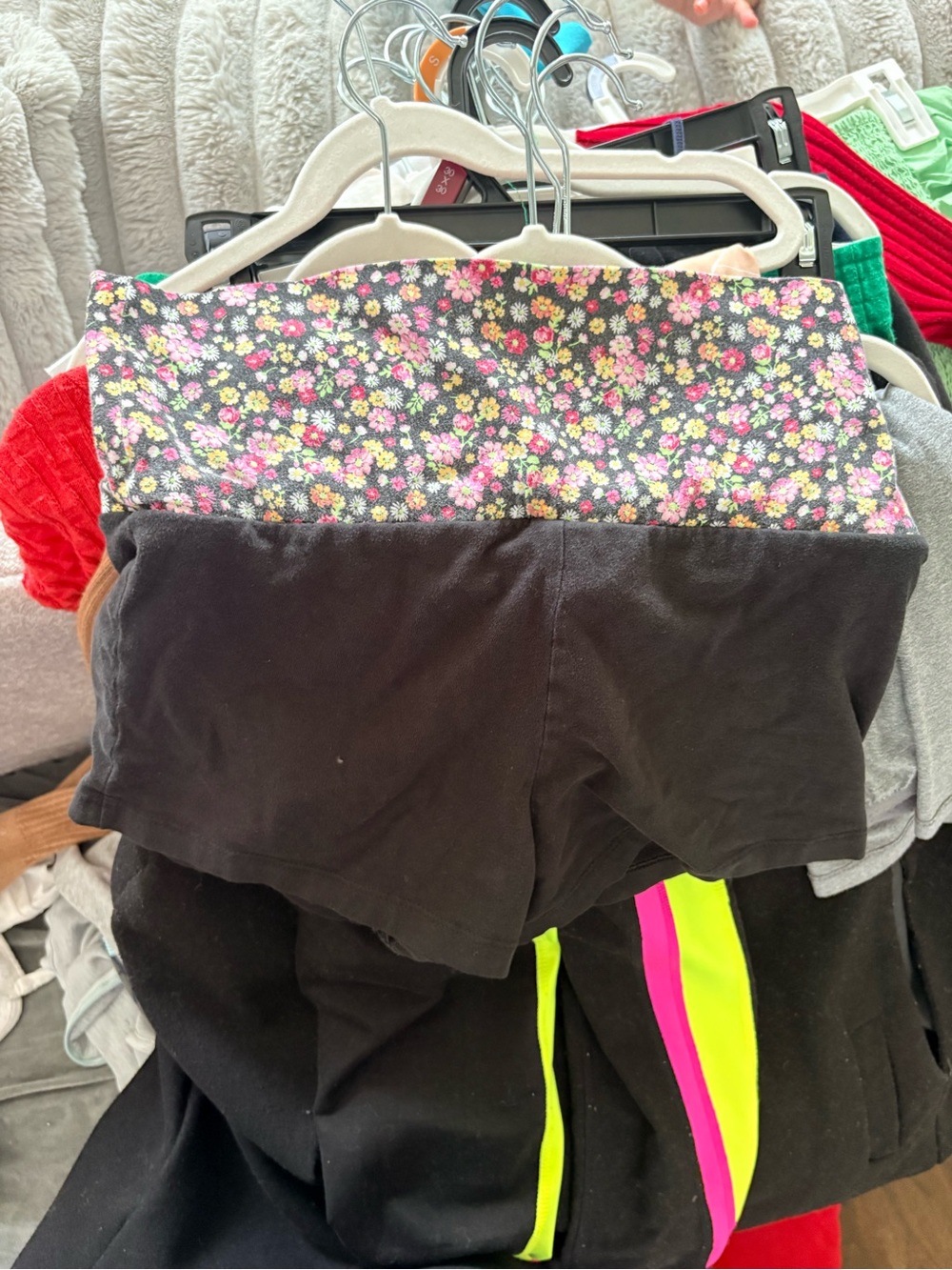 Lot 7 pc x women Sz S-M 14/16 girls yoga bike gym jeans and dress shorts